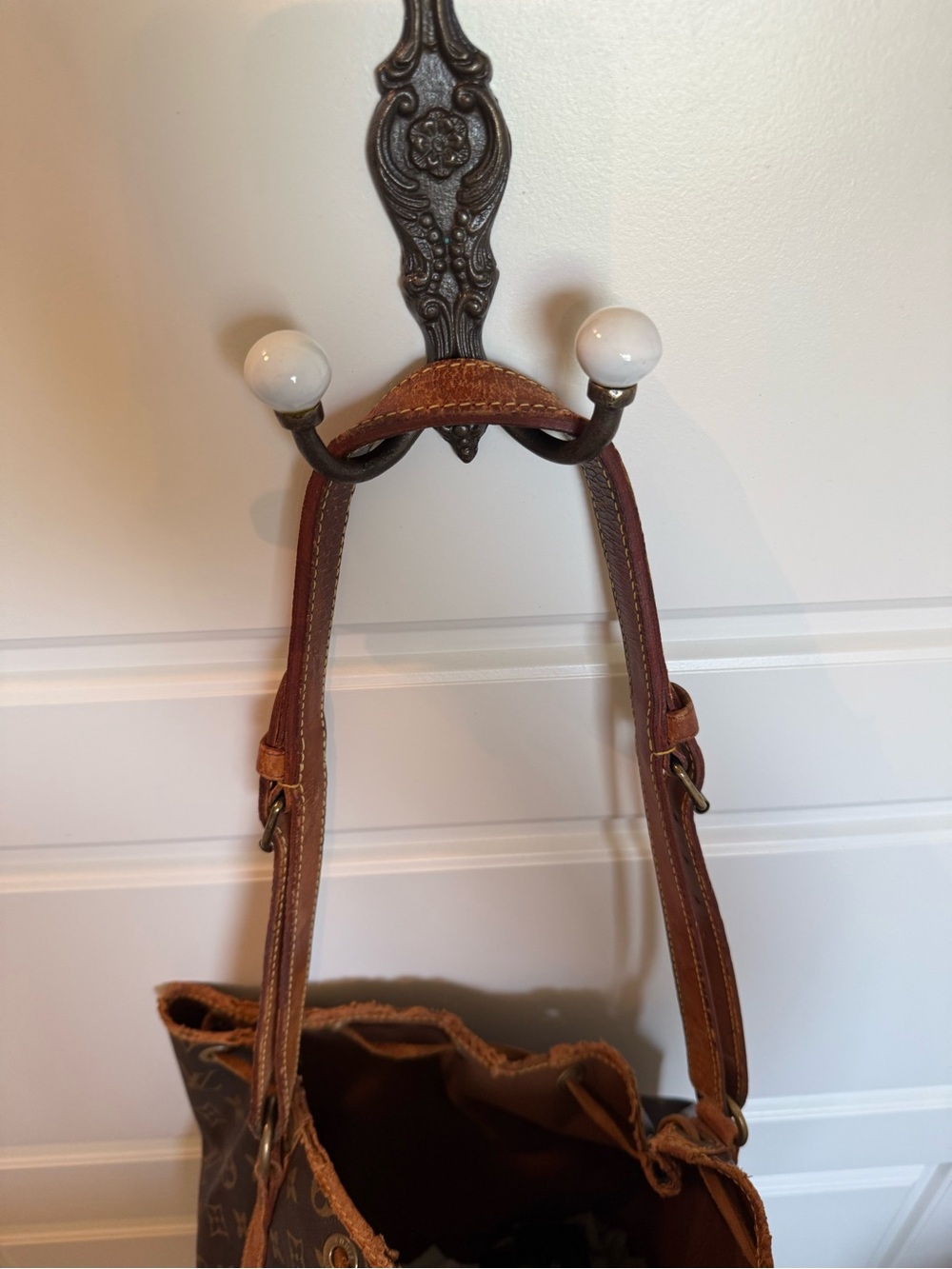 Louis Vuitton Monogram Canvas Drawstring Shoulder Bag in Brown and Tan - Picture 4 of 10